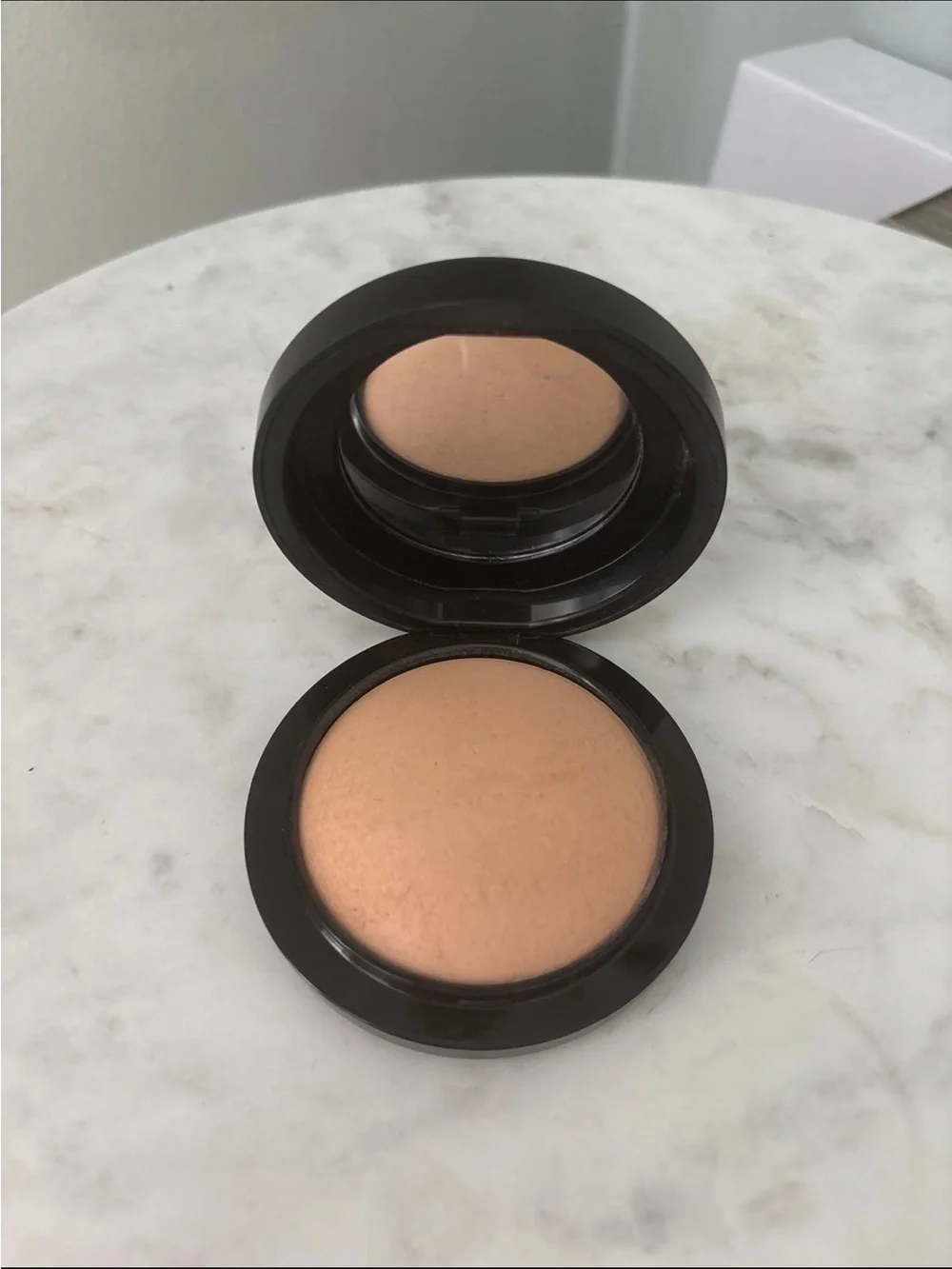 MAC Medium Golden Mineralize SkinFinish Natural